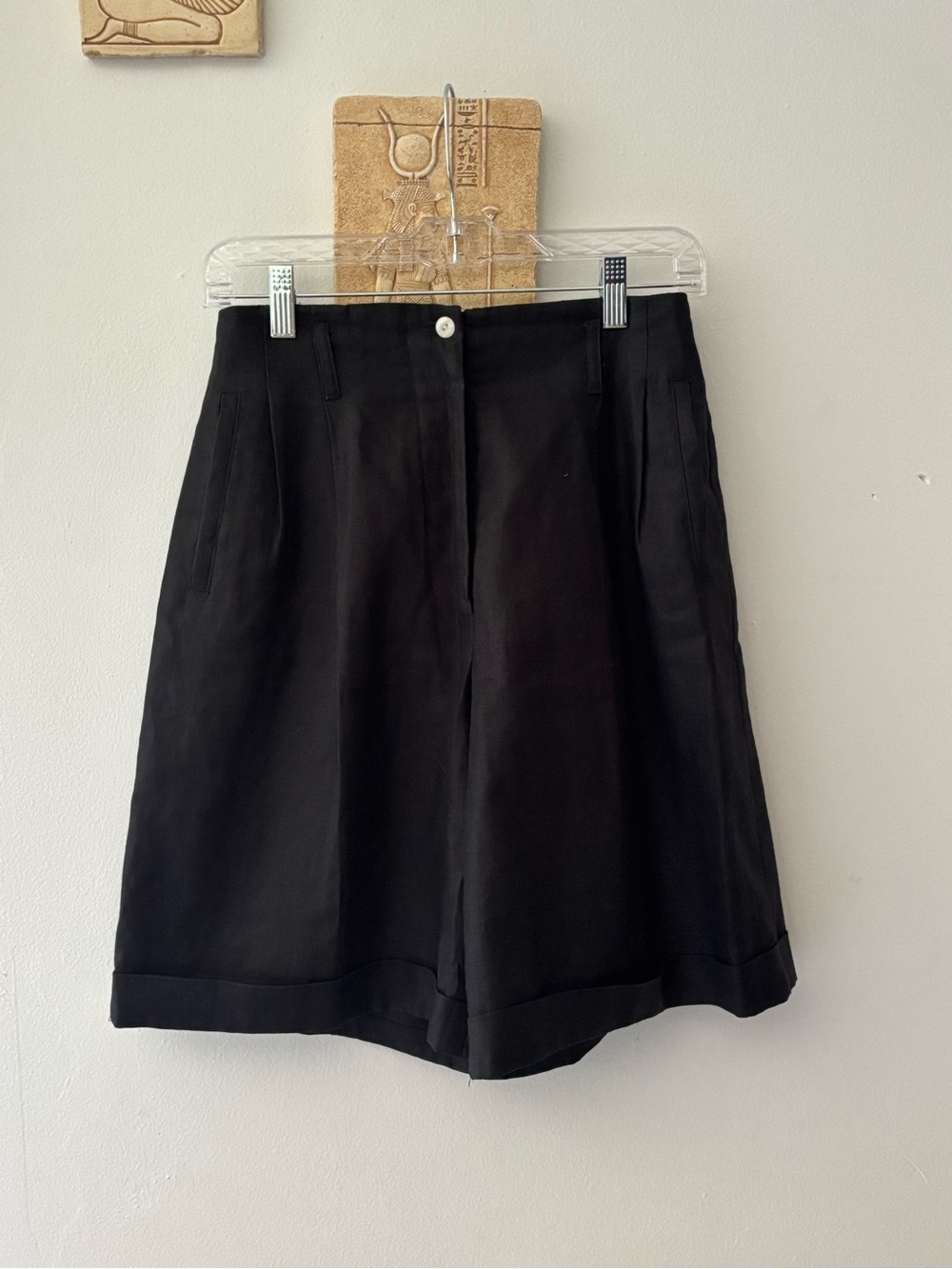 Vintage High-Waisted 100% Linen Shorts - Picture 7 of 12